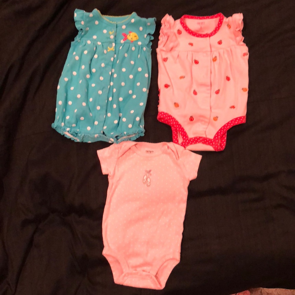 Bundle of 3 Carter’s onesies, size 3 months